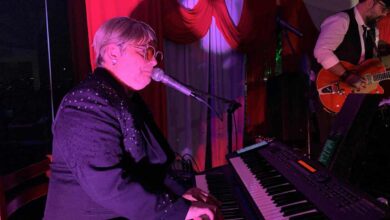 Leo Fender interpreta sucesso de ELTON JOHN