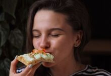 Comer Emocional e Compulsão: Entendendo a Neuroquímica por Trás da Sua Fome