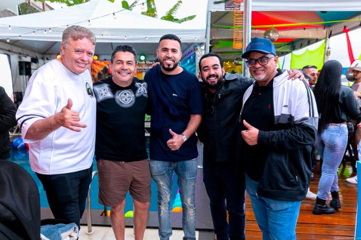 DJ Marlboro, Fabrício Marques, Pierre Tavares, os cantores Marlon Serpa e Marcelo Vinícius (Irmão do DJ Marlboro).