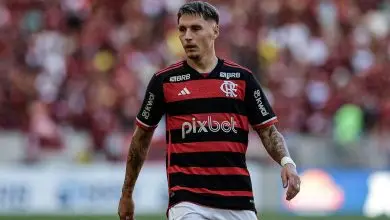 Lateral do Flamengo, Varela é cortado da Seleção Uruguaia para acompanhar nascimento da filha