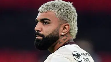 Gabigol é ovacionado pela torcida do Flamengo em Manaus