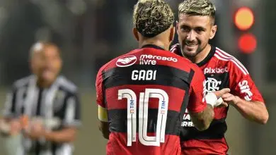 Novo camisa 10 do Flamengo está entre Arrascaeta e Nico De La Cruz 