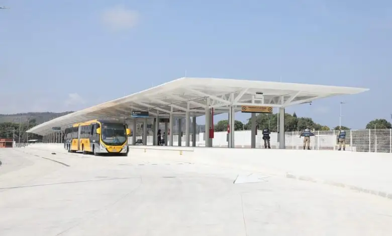 Novo Terminal de BRT Pingo D’Água, inaugurado em Guaratiba, é 22 vezes maior que a antiga estação - Prefeitura da Cidade do Rio de Janeiro