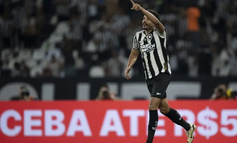 Botafogo é o time que mais tem gols de bola parada no Brasileirão