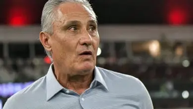 Tite libera e atacante não joga mais no Flamengo