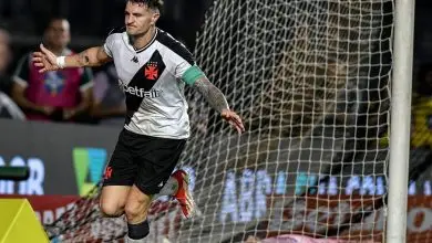 Vasco joga bem e bate o Fortaleza por 2 a 0 no São Januário