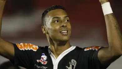 Elton diz que Vegetti é ídolo do Vasco