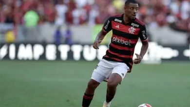 De La Cruz realiza mais um treino com bola no CT do Flamengo