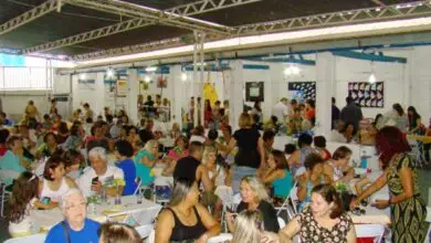 Almoço beneficente com show ajuda asilo